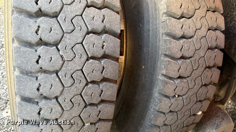 image for item DZ4321 2009 International SF525 dump truck