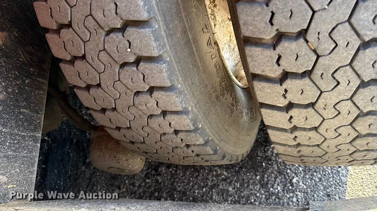 image for item DZ4321 2009 International SF525 dump truck