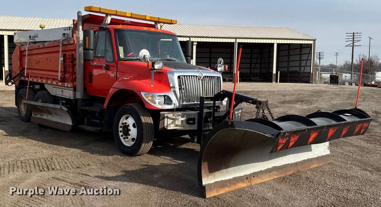 image for item DZ4322 2007 International 7400 dump truck