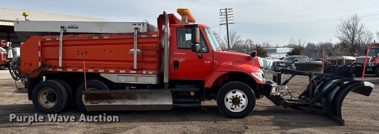 image for item DZ4322 2007 International 7400 dump truck