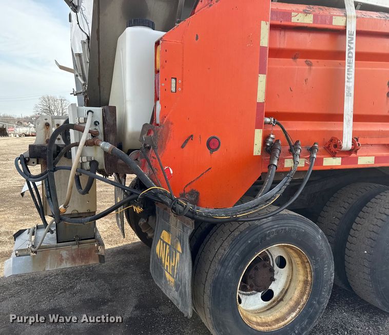 image for item DZ4322 2007 International 7400 dump truck