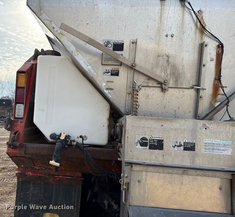 image for item DZ4322 2007 International 7400 dump truck