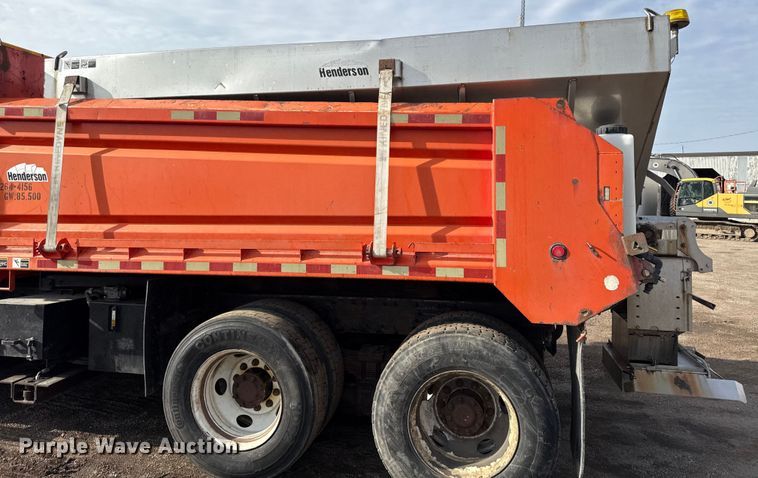 image for item DZ4322 2007 International 7400 dump truck