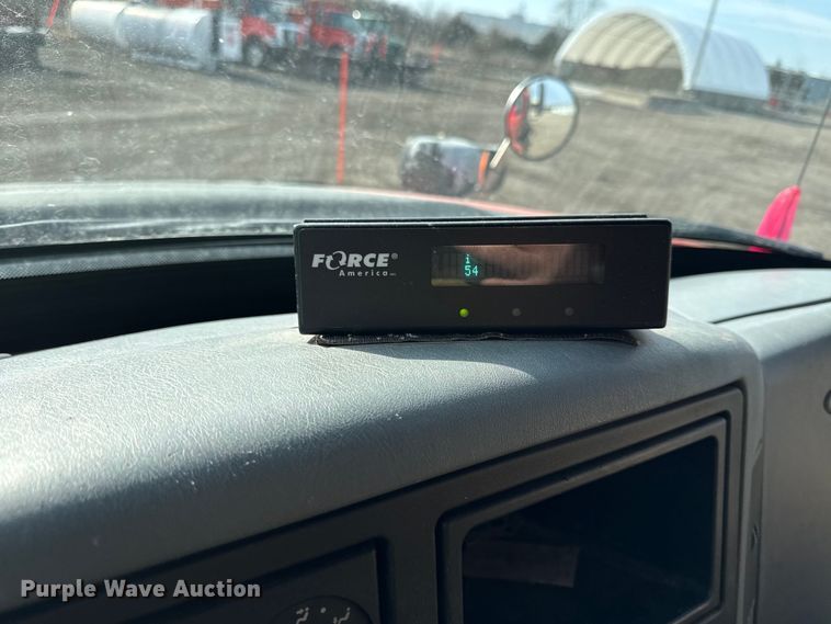 image for item DZ4322 2007 International 7400 dump truck