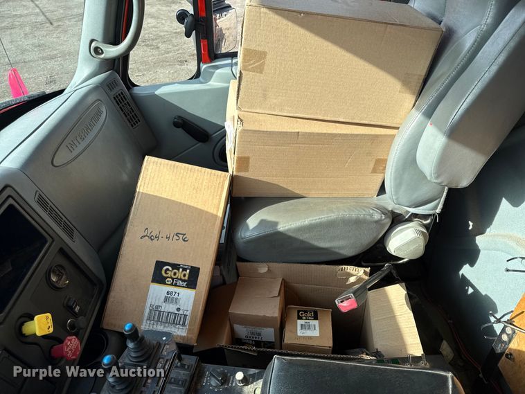 image for item DZ4322 2007 International 7400 dump truck