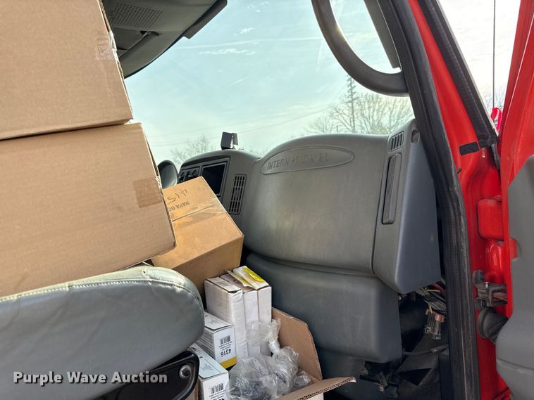 image for item DZ4322 2007 International 7400 dump truck