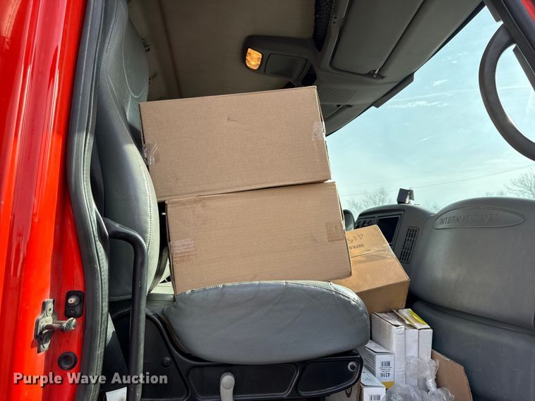 image for item DZ4322 2007 International 7400 dump truck