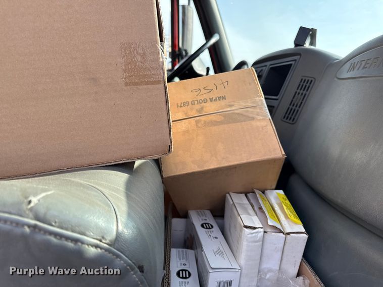 image for item DZ4322 2007 International 7400 dump truck