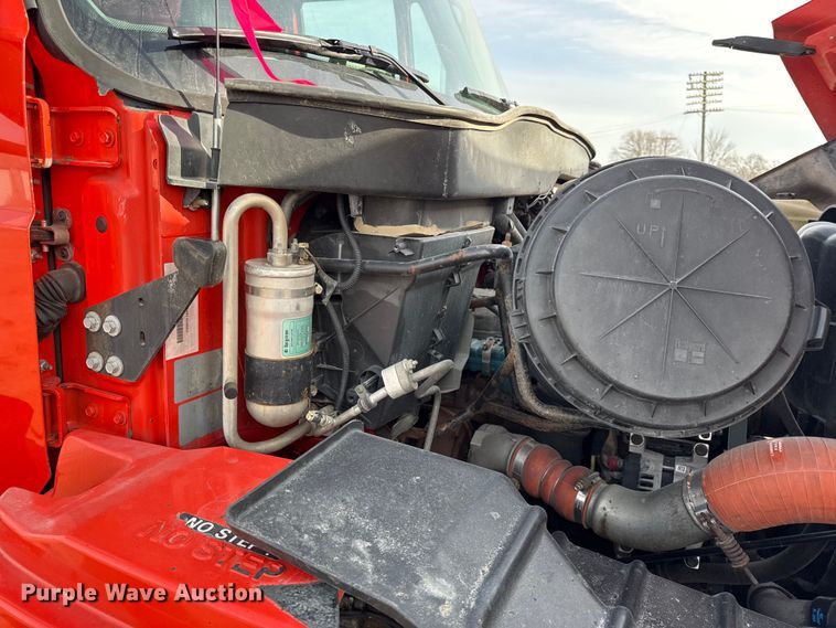 image for item DZ4322 2007 International 7400 dump truck