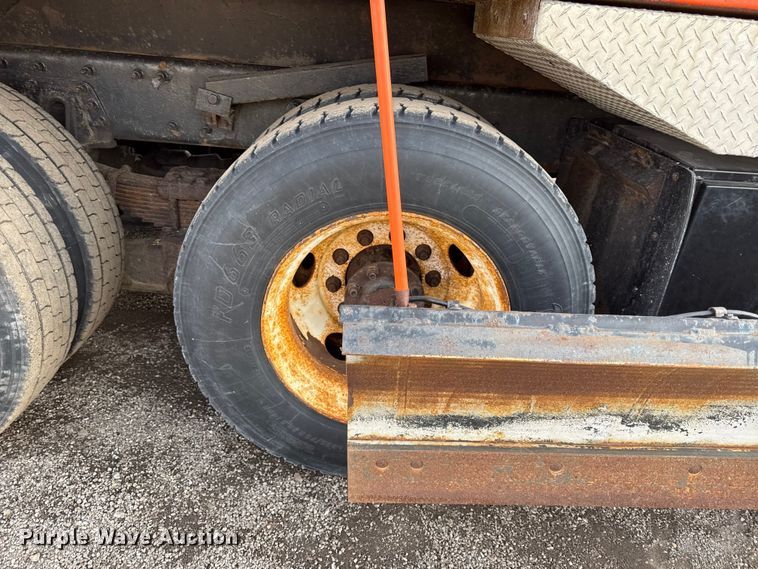 image for item DZ4322 2007 International 7400 dump truck