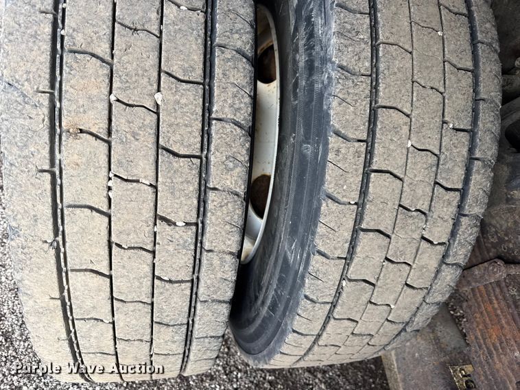 image for item DZ4322 2007 International 7400 dump truck