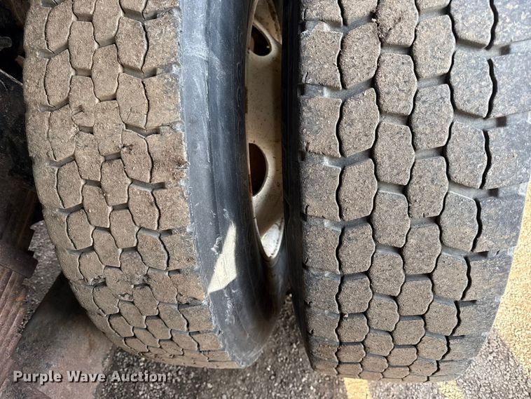 image for item DZ4322 2007 International 7400 dump truck