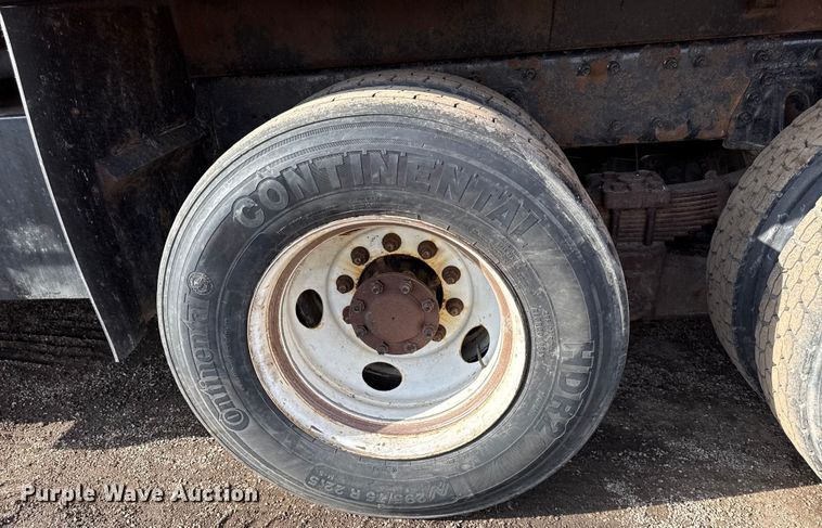 image for item DZ4322 2007 International 7400 dump truck