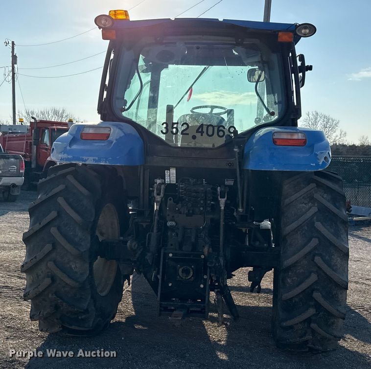 image for item DZ4323 2009 New Holland T6020 tractor