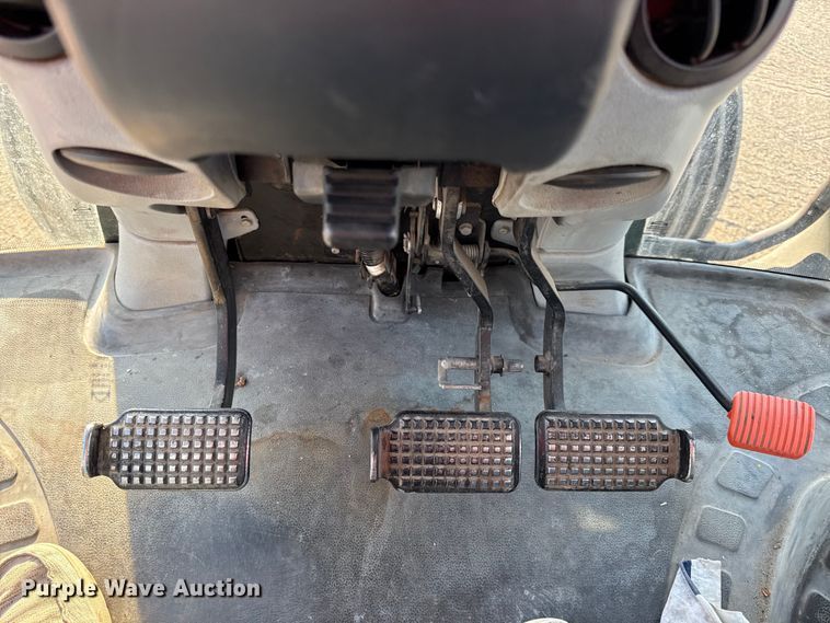 image for item DZ4323 2009 New Holland T6020 tractor