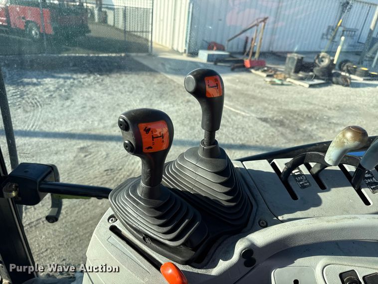 image for item DZ4323 2009 New Holland T6020 tractor