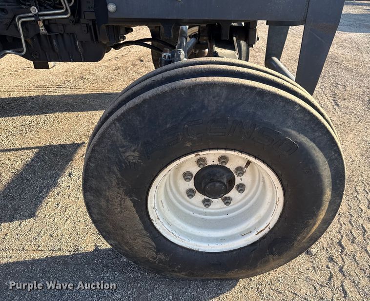 image for item DZ4323 2009 New Holland T6020 tractor