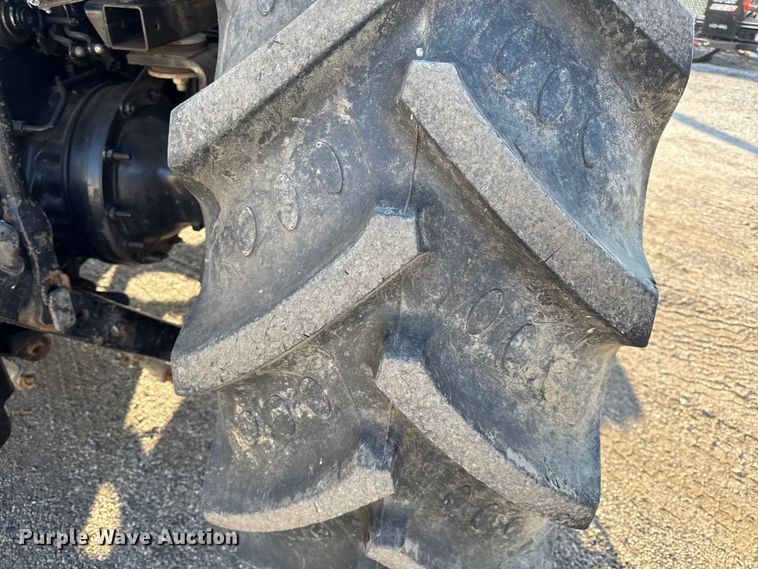 image for item DZ4323 2009 New Holland T6020 tractor