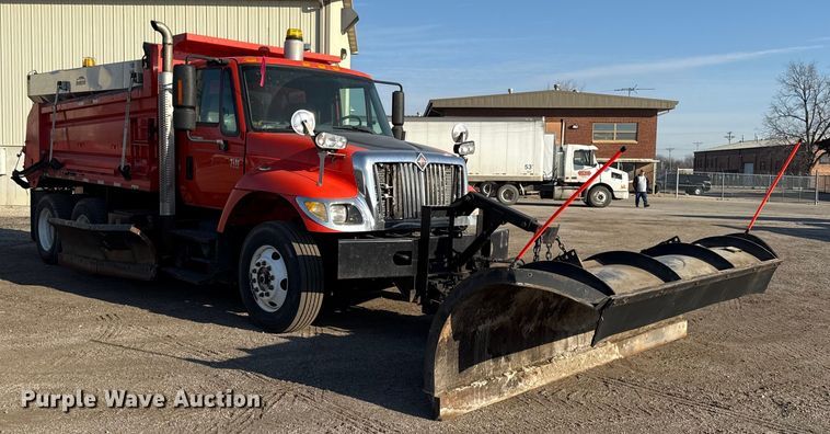 image for item DZ4324 2005 International 7400 dump truck