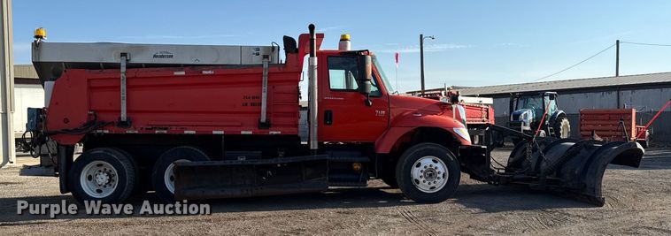 image for item DZ4324 2005 International 7400 dump truck