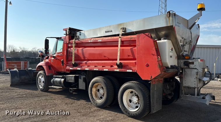 image for item DZ4324 2005 International 7400 dump truck