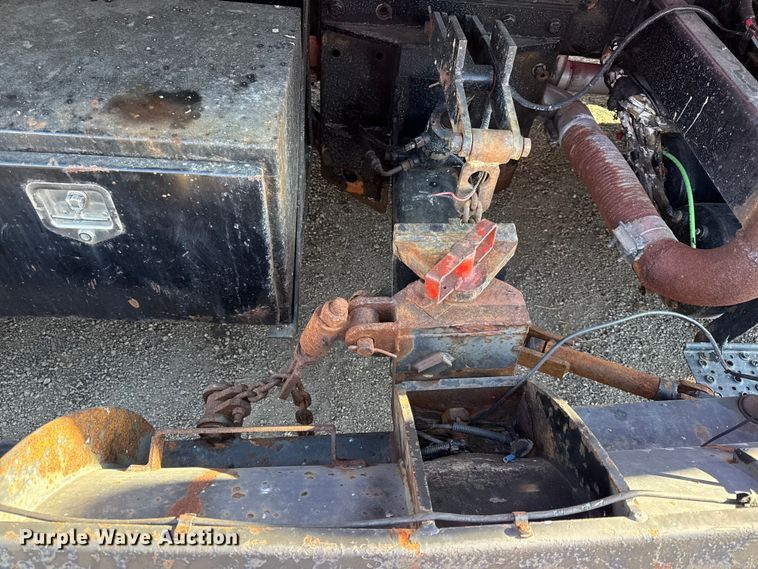 image for item DZ4324 2005 International 7400 dump truck