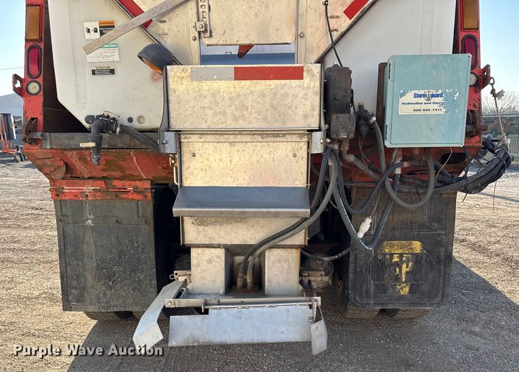 image for item DZ4324 2005 International 7400 dump truck