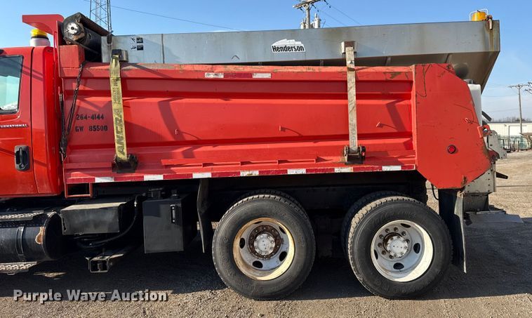 image for item DZ4324 2005 International 7400 dump truck