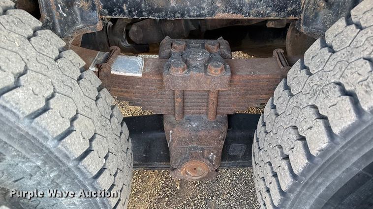 image for item DZ4324 2005 International 7400 dump truck