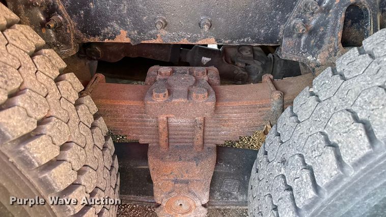 image for item DZ4324 2005 International 7400 dump truck