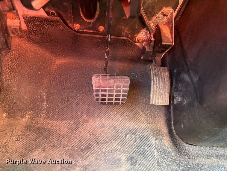 image for item DZ4324 2005 International 7400 dump truck