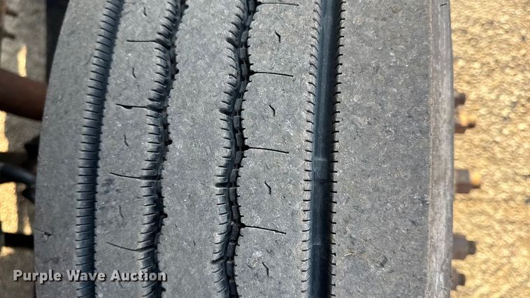 image for item DZ4324 2005 International 7400 dump truck