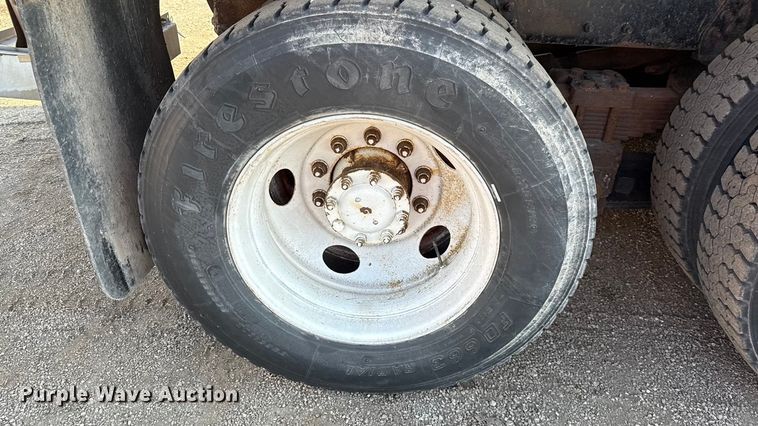 image for item DZ4324 2005 International 7400 dump truck