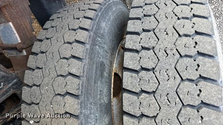 image for item DZ4324 2005 International 7400 dump truck