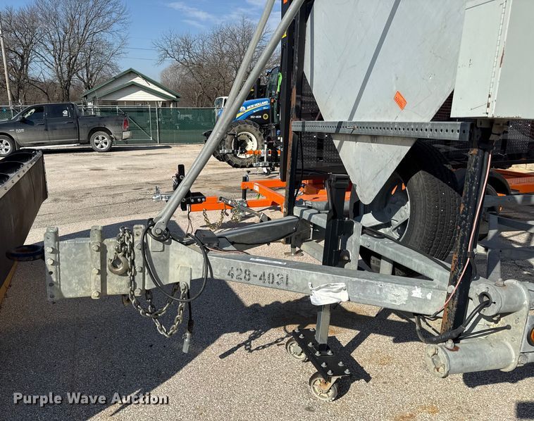 image for item DZ4326 2011 Trinity Vorteq crash attenuator trailer