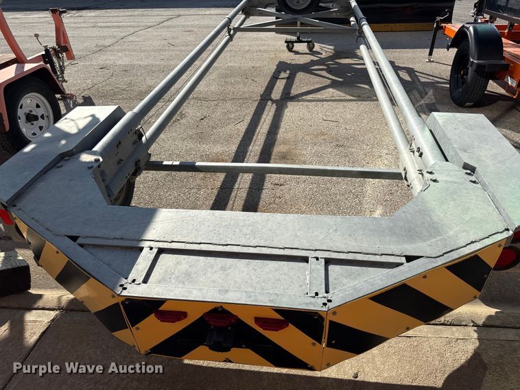 image for item DZ4326 2011 Trinity Vorteq crash attenuator trailer