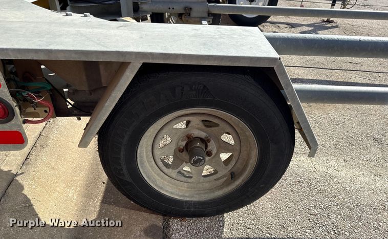 image for item DZ4326 2011 Trinity Vorteq crash attenuator trailer