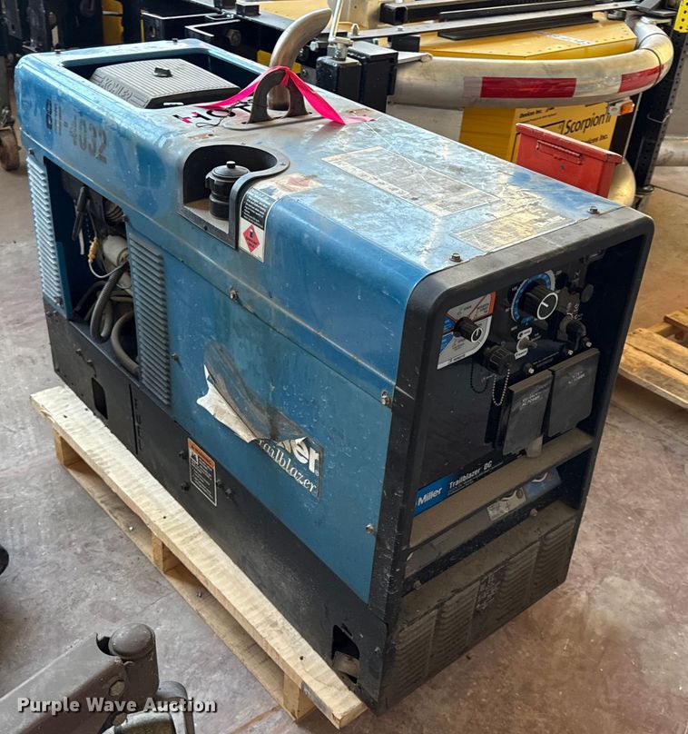 image for item DZ4327 2002 Miller Trailblazer welder/generator