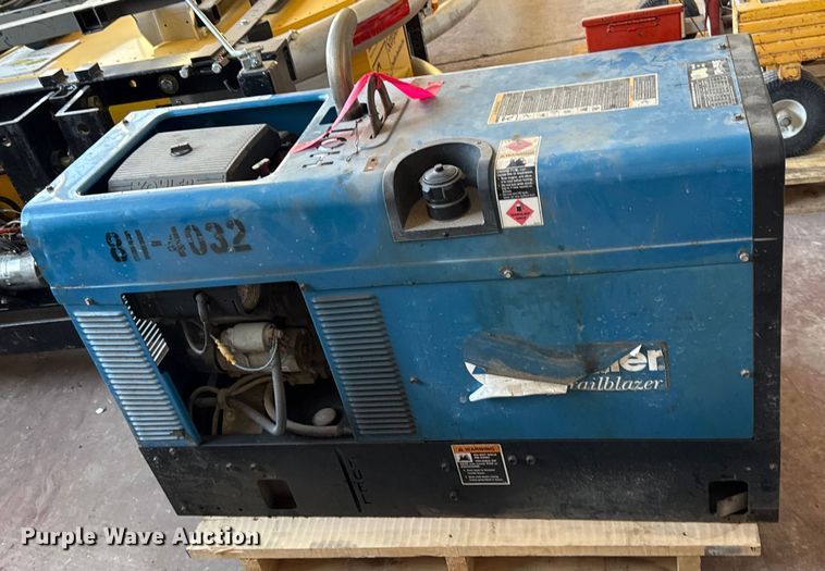 image for item DZ4327 2002 Miller Trailblazer welder/generator