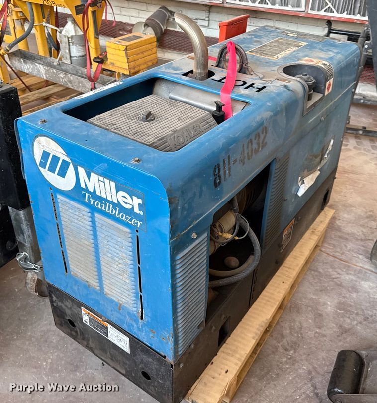 image for item DZ4327 2002 Miller Trailblazer welder/generator