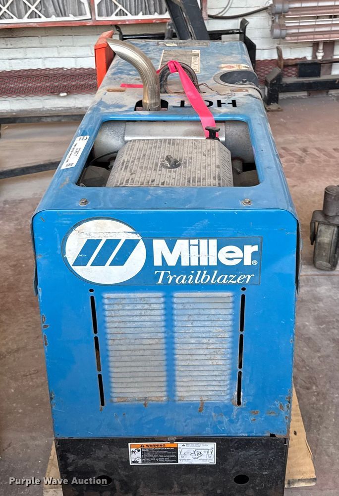 image for item DZ4327 2002 Miller Trailblazer welder/generator