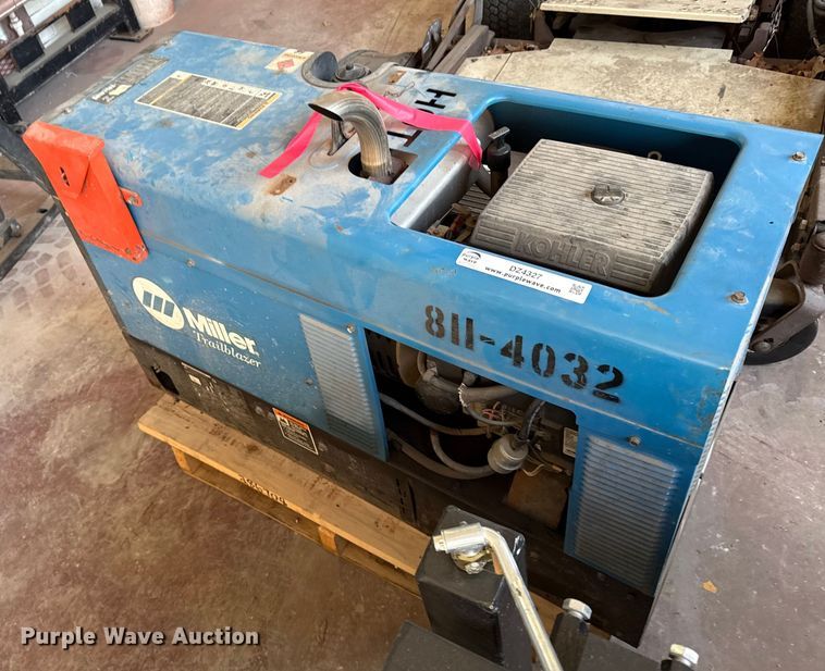 image for item DZ4327 2002 Miller Trailblazer welder/generator