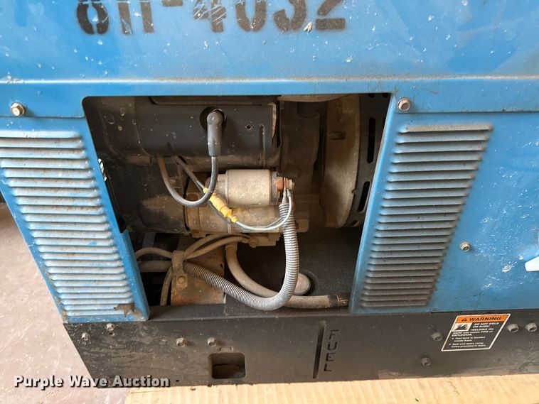 image for item DZ4327 2002 Miller Trailblazer welder/generator