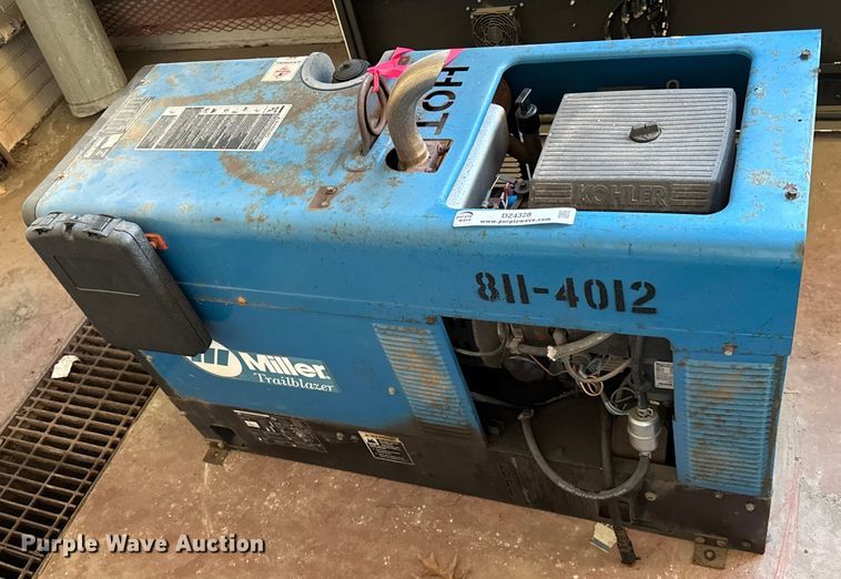 image for item DZ4328 2002 Miller Trailblazer  welder/generator