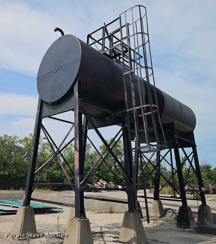 image for item EB8283 Asphalt storage tank
