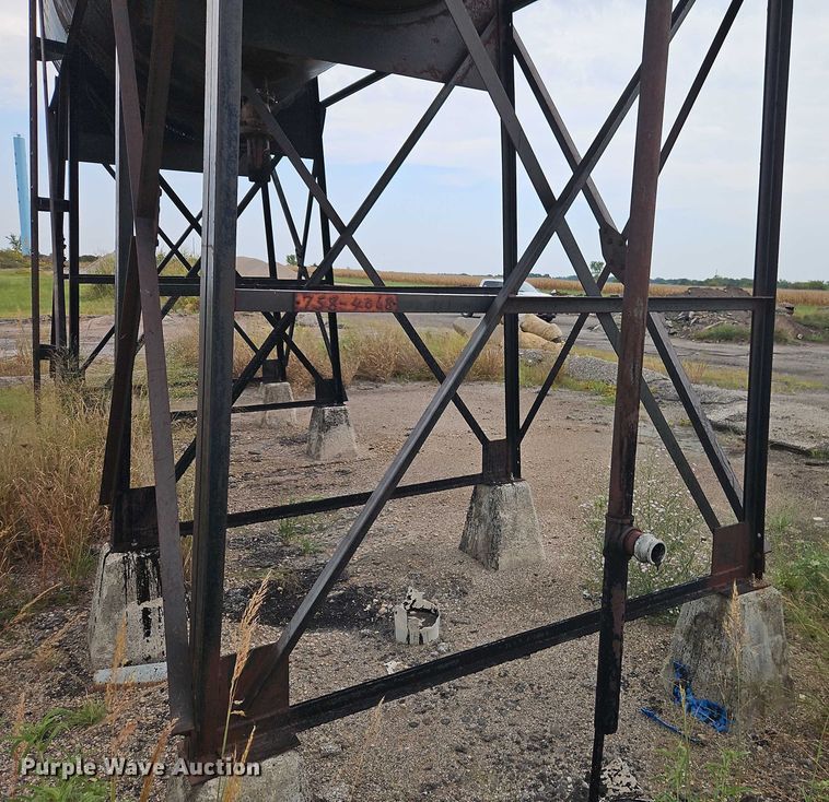 image for item EB8284 Asphalt storage tank