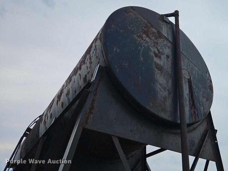 image for item EB8284 Asphalt storage tank