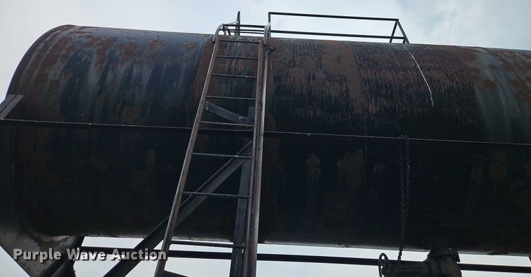 image for item EB8284 Asphalt storage tank