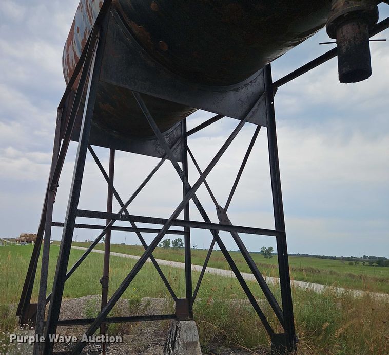 image for item EB8284 Asphalt storage tank