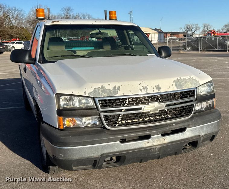 image for item EP2921 2006 Chevrolet Silverado 1500 pickup truck